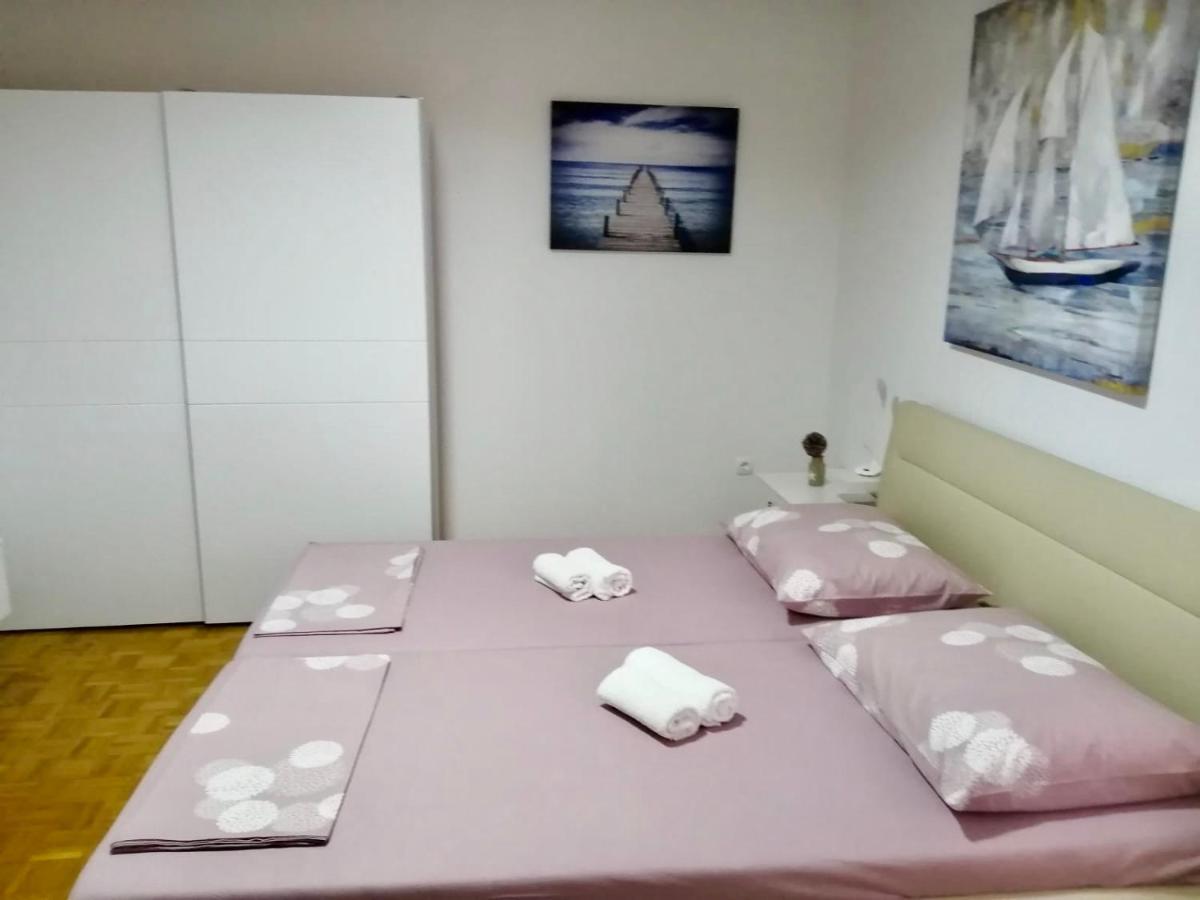 Apartment & Rooms Laura 브렐라 외부 사진