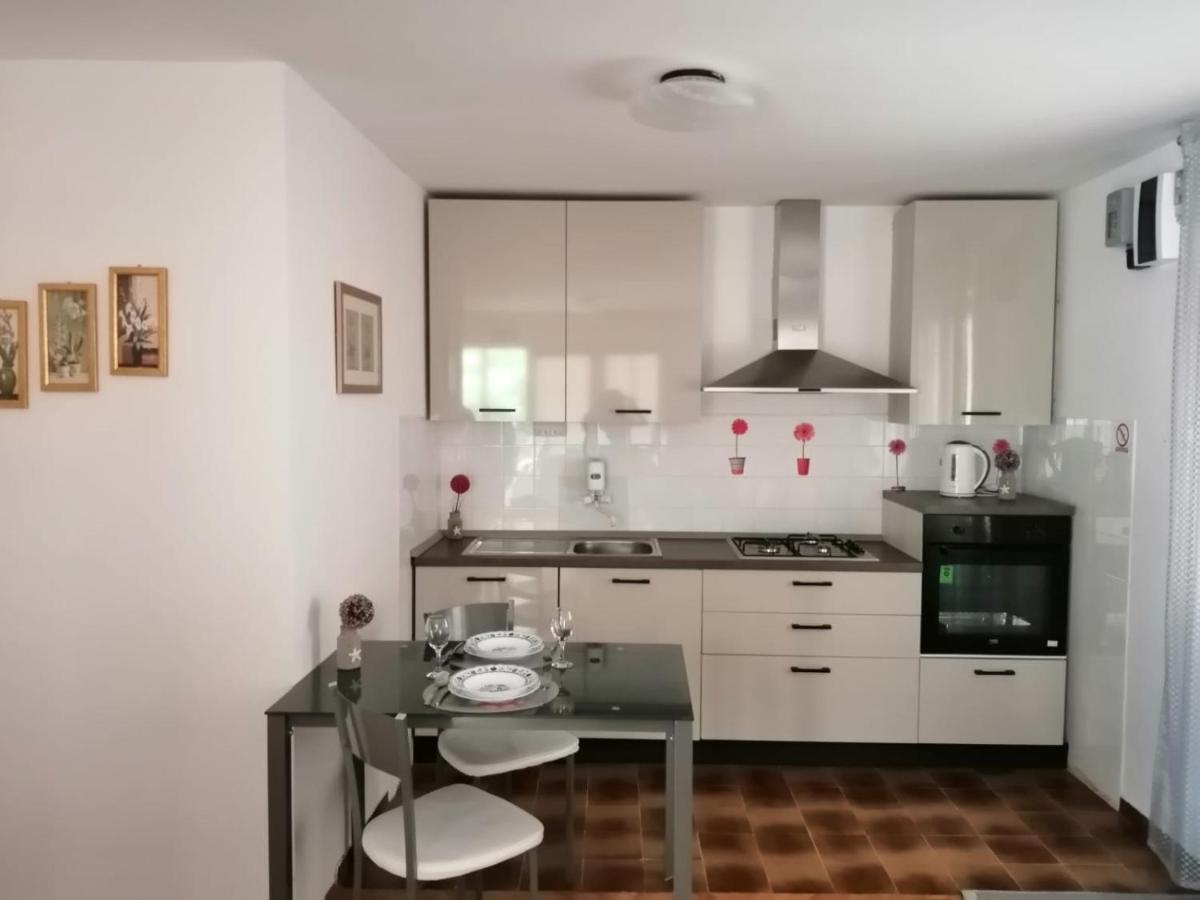 Apartment & Rooms Laura 브렐라 외부 사진