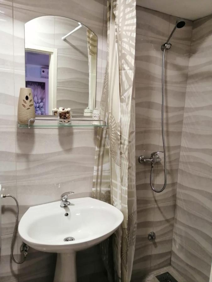Apartment & Rooms Laura 브렐라 외부 사진