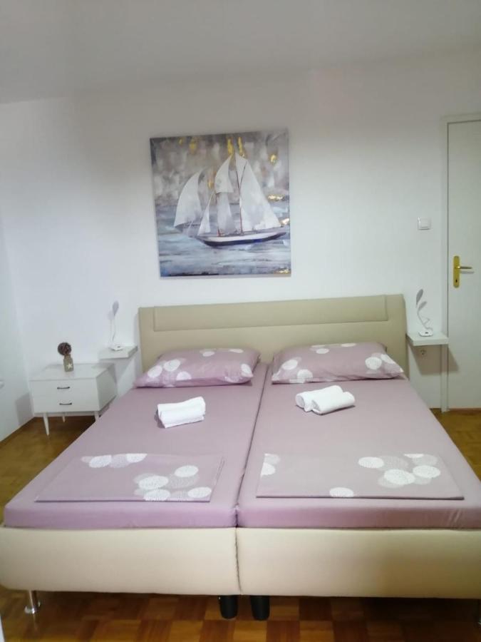 Apartment & Rooms Laura 브렐라 외부 사진