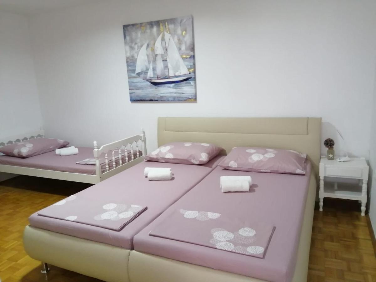 Apartment & Rooms Laura 브렐라 외부 사진